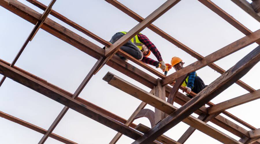 Professional residential roofers in Tenmile, OR